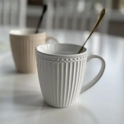 mugg-everyday-alice-vit-från-greengate