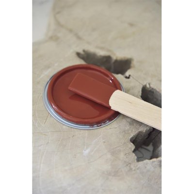 vintage-paint-rusty-red