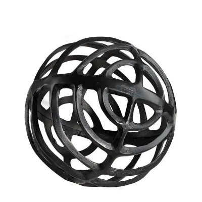 abstrakt-dekoration-boll-i-svart-aluminium